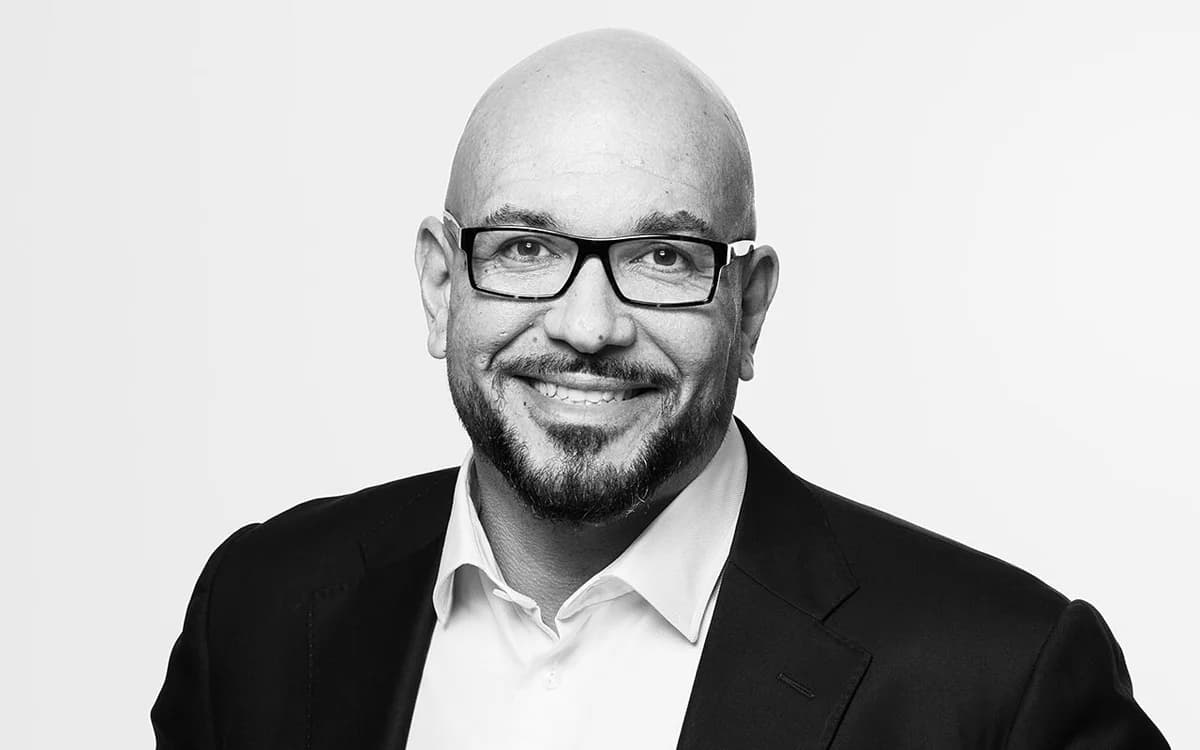 Porträtt av Alain Soussi