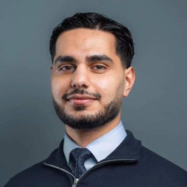 Porträtt av Ram Al-Khamees
