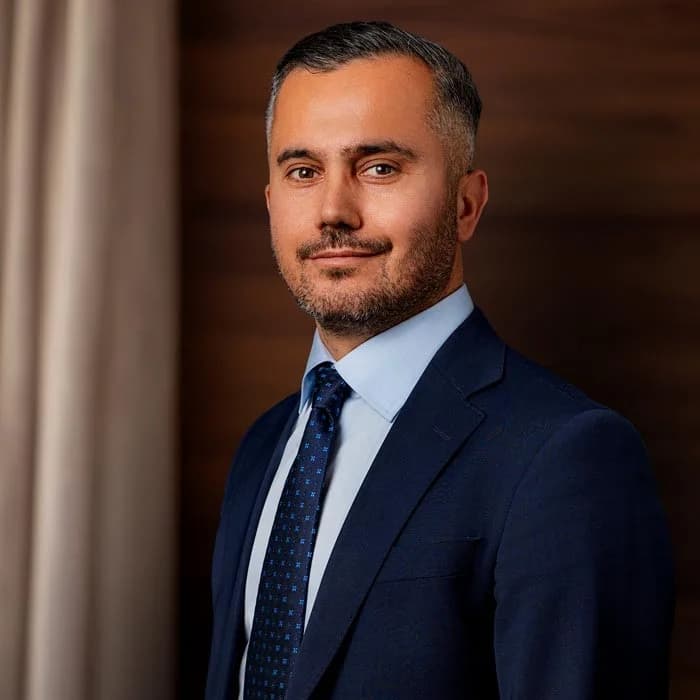Porträtt av Ferid Demirel